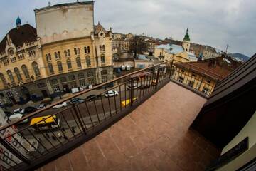 Двухместный номер Делюкс с 1 кроватью и балконом в Отеле Отель Цісар